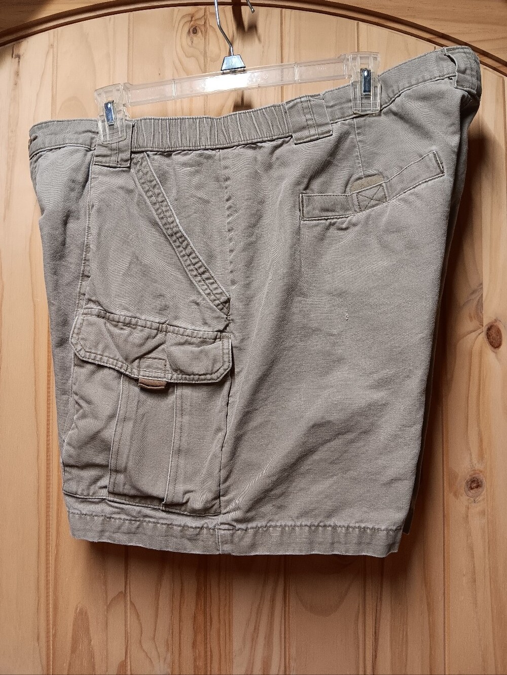 Columbia Men's Cotton Cargo Shorts in Beige